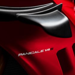 Ducati-Panigale-V4-03.jpg