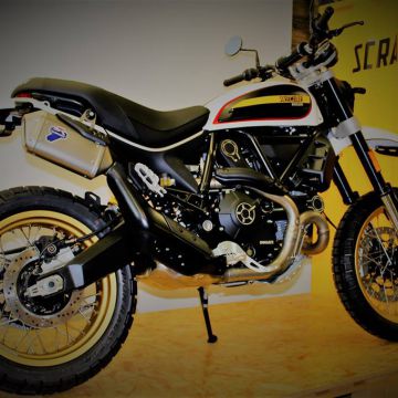 Scrambler-DesertSled-Custom-02.jpg